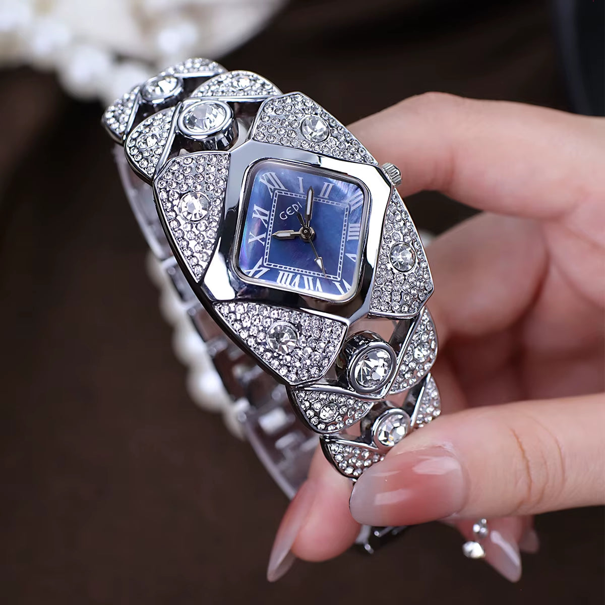Women'S Watch Light Luxury Fashion Diamond Bracelet Waterproof Ladies' Quartz Watches Clock Gift Wristwatch