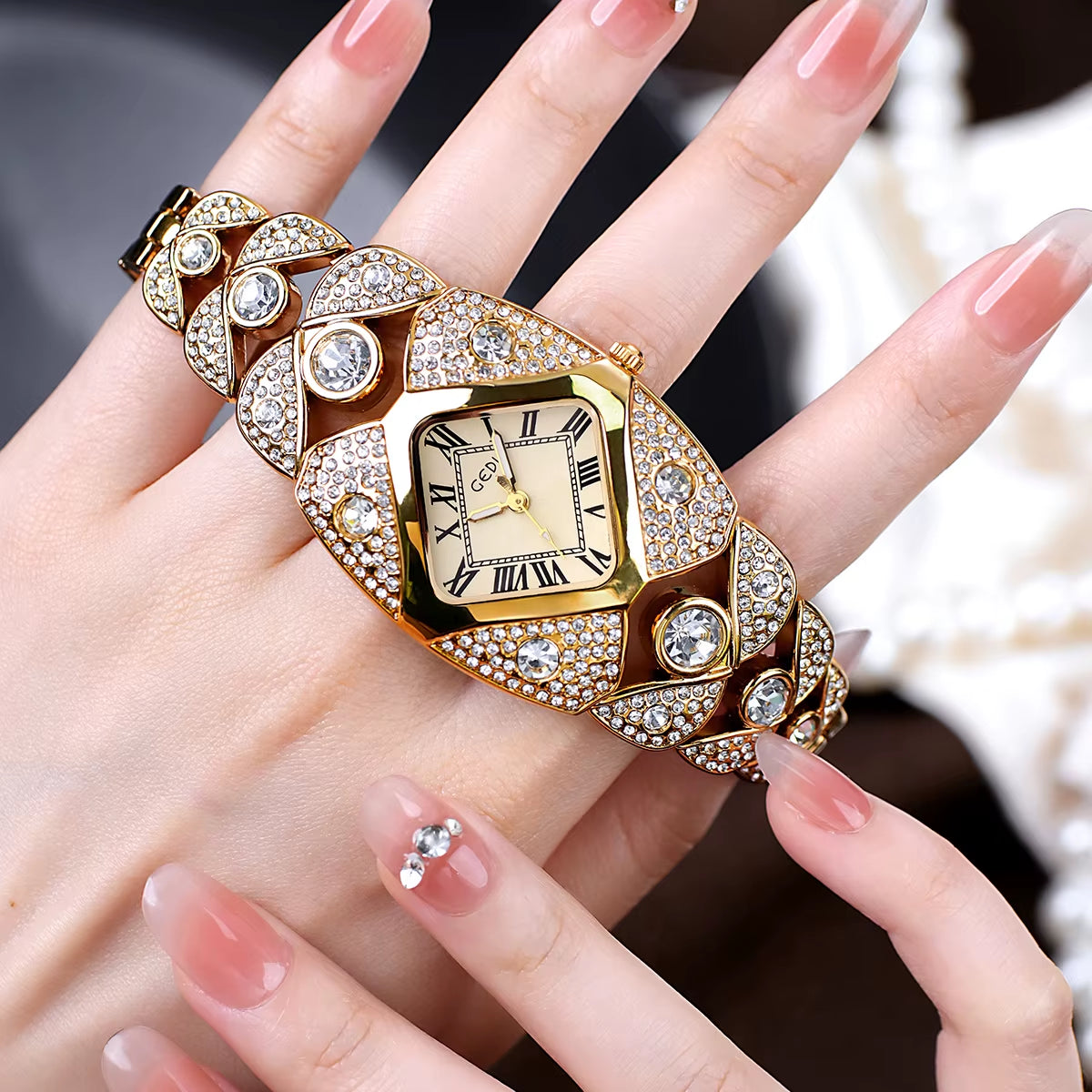 Women'S Watch Light Luxury Fashion Diamond Bracelet Waterproof Ladies' Quartz Watches Clock Gift Wristwatch