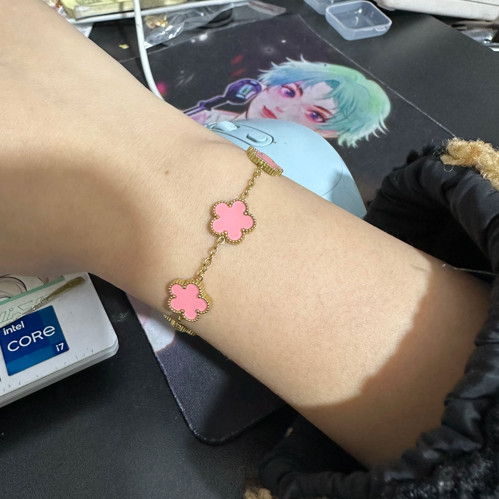 Silver Color New Design Plant Five Leaf Flower Bracelet Single Sided Plum Blossom Stainless Steel Jewelry Women'S Clover